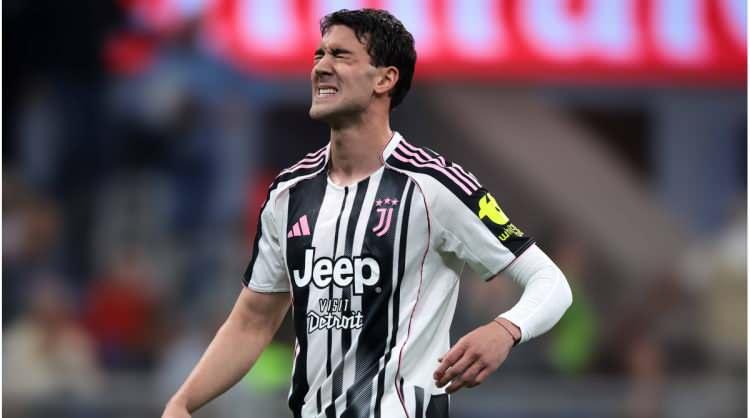 <p>Galatasaray, Dusan Vlahovic'e 10+5 milyon Euro &ouml;nerdi. Sırp golc&uuml; bu teklife sıcak bakıyor.<br />
<br />
(AKŞAM)</p>
