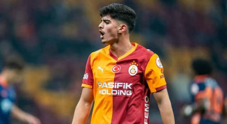 <p>Galatasaray'ın gen&ccedil; stoperi Arda &Uuml;nyay'a Trendyol S&uuml;per Lig'den bir&ccedil;ok kul&uuml;b&uuml;n ilgi g&ouml;sterdiği belirtildi.<br />
<br />
Sarı-kırmızılılarda 19 yaşındaki oyuncu i&ccedil;in kiralama form&uuml;l&uuml; d&uuml;ş&uuml;n&uuml;l&uuml;rken, son kararı Okan Buruk'un vereceği ifade edildi.<br />
<br />
(TAKVİM)</p>
