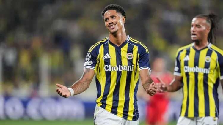 <p>Roma, Fenerbah&ccedil;e'de başkanın belli olmasının ardından Jayden Oosterwolde i&ccedil;in yeniden harekete ge&ccedil;ti.<br />
<br />
İtalyan ekibi, Hollandalı futbolcu i&ccedil;in İstanbul'a y&ouml;netici g&ouml;nderip pazarlık masasına oturacak.<br />
<br />
(FANATİK)</p>
