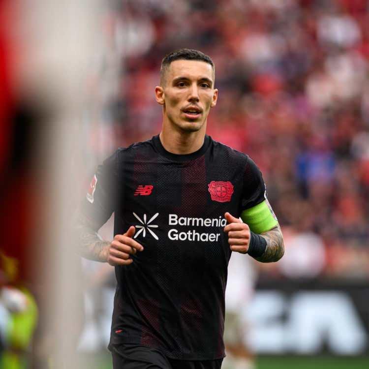 <p>Fenerbah&ccedil;e, adı Beşiktaş'ın da transfer g&uuml;ndeminde olan İspanyol sol bek Grimaldo ile ilgileniyor.</p>
