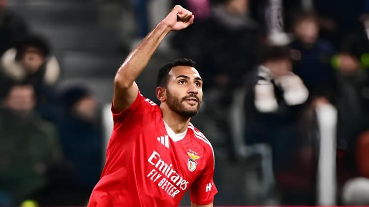 <p>Beşiktaş'ın bonservisi i&ccedil;in 20 milyon euro teklif ettiği &ouml;ne s&uuml;r&uuml;len Vangelis Pavlidis i&ccedil;in Benfica y&uuml;ksekten u&ccedil;tu.&nbsp;</p>
