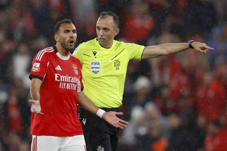 <p>Benfica, Beşiktaş'ın Pavlidis i&ccedil;in yaptığı 20 milyon euroluk teklifi reddedip tam 50 milyon euro istedi.<br />
<br />
&nbsp;</p>
