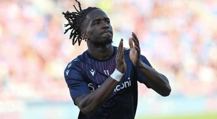 <p>Beşiktaş'ın yeni teknik direkt&ouml;r&uuml; Vincenzo Italiano'nun, Bologna'dan eski &ouml;ğrencisi Jonathan Rowe'u kadrosunda g&ouml;rmek istediği belirtildi.<br />
​<br />
(SABAH)</p>
