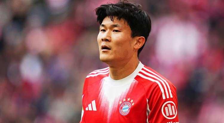 <p>Aziz Yıldırım, Juventus'un da istediği Kim Min-jae i&ccedil;in g&ouml;r&uuml;şmeleri bizzat y&uuml;r&uuml;tecek.<br />
<br />
(FANATİK)</p>
