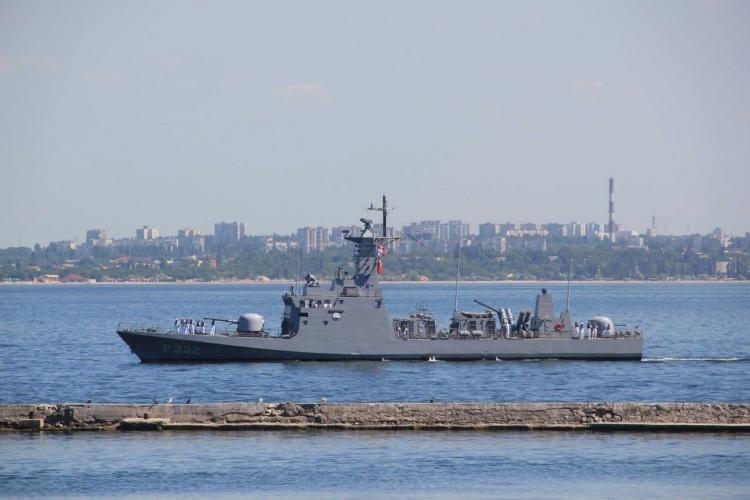 <p><strong>TCG TARSUS (P-1214) VE TCG İMBAT (P-335)</strong></p>
