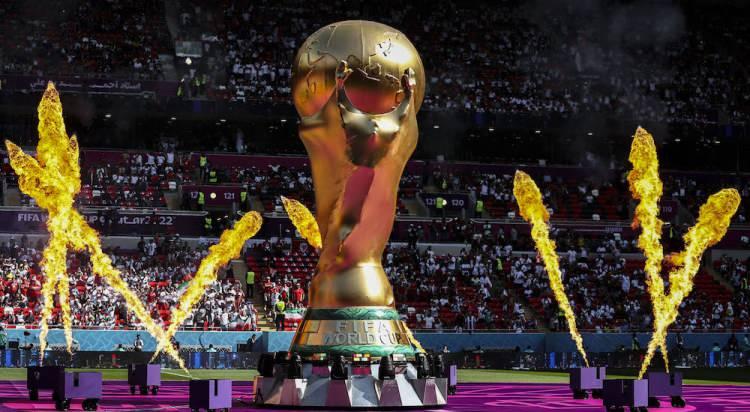 <p>&Uuml;lkemizden ve d&uuml;nyadan pek &ccedil;ok futbolsever organizasyona tepkili...</p>

<p>&nbsp;</p>

<p><span style="color:#B22222"><strong>İŞTE D&Uuml;D&Uuml;K &Ccedil;ALINMADAN &Uuml;LKELERİ ZORA SOKAN SKANDALLAR...&nbsp;</strong></span></p>

<p>&nbsp;</p>
