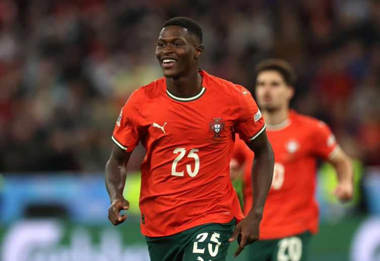 <p>14 - Nuno Mendes</p>

<p>&nbsp;</p>
