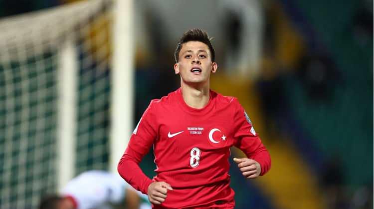 <p>45 - Arda G&uuml;ler</p>

<p>&nbsp;</p>
