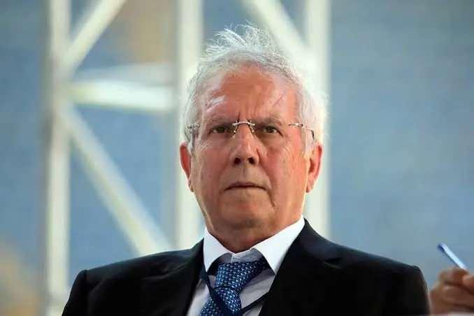 <p><strong>Son se&ccedil;imde rakibi Hakan Safi'ye b&uuml;y&uuml;k fark atarak 9 yıl aranın ardından yeniden Fenerbah&ccedil;e başkanlığı koltuğuna oturan Aziz Yıldırım, bu kez futbolla değil, kızı Yaz Yıldırım'ın yaptığı bir harcamayla g&uuml;ndeme geldi.</strong></p>
