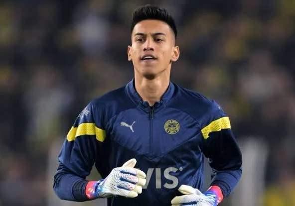 <p>Gen&ccedil;lerbirliği, Fenerbah&ccedil;e'den İrfan Can Eğribayat'ı kadrosuna katmak i&ccedil;in harekete ge&ccedil;ti. Deneyimli kalecinin transfer durumu ilerleyen g&uuml;nlerde netlik kazanacak.</p>

<p>(FOTOMA&Ccedil;)</p>

<p>&nbsp;</p>
