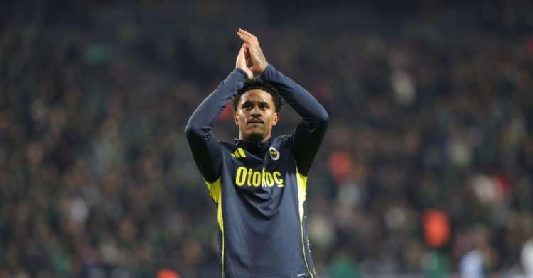 <p>Fenerbah&ccedil;e transferde Jayden Oosterwolde'den 25, Archie Brown'dan 15 ve Fred'den 5 milyon euroluk bir bonservis geliri hedefliyor.</p>

<p>(SABAH)</p>

<p>&nbsp;</p>
