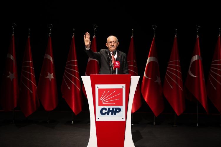 <p>CHP'de kurultay s&uuml;recine y&ouml;nelik mutlak butlan kararı ve parti i&ccedil;i tartışmalar yeni bir boyut kazandı.</p>

