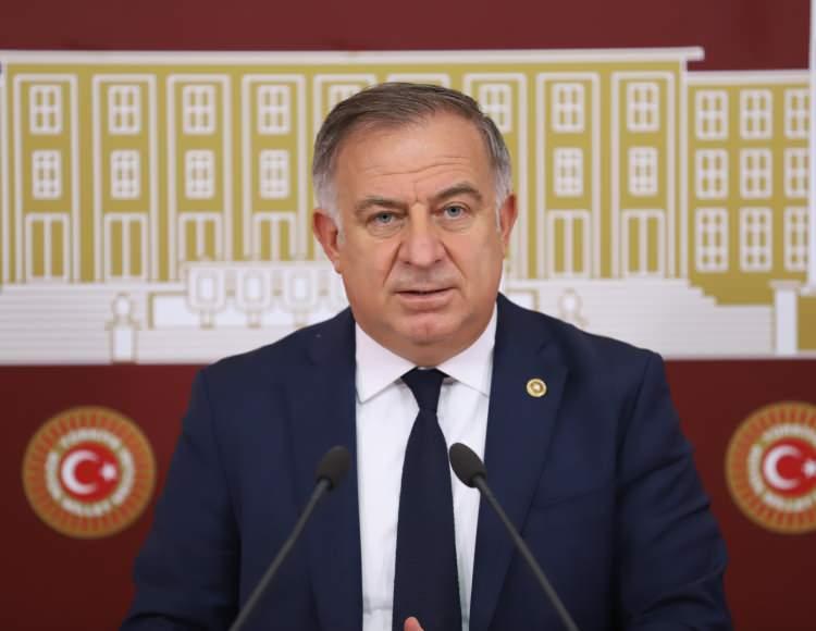 <p><span style="color:#B22222"><strong>&nbsp;G&Ouml;KHAN ZEYBEK</strong></span></p>
