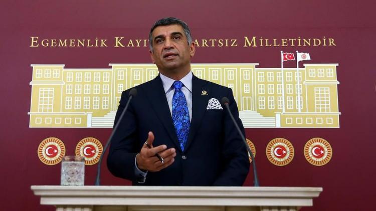 <p><span style="color:#B22222"><strong>G&Uuml;RSEL EROL</strong></span></p>
