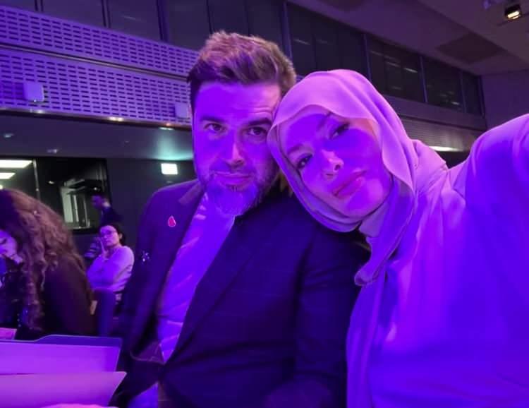 <p>"ONUN YARDIMSEVERLİİNE VE RUHUNA AŞIK OLDUM" DEMİŞTİ</p>

<p>Strik, Gamze &Ouml;z&ccedil;elik i&ccedil;in "Eşime &ccedil;ok destek vermem lazım. Gamze ger&ccedil;ekten &ccedil;ok m&uuml;cahit bir kadın. Yardım etmek ve sadaka vermek i&ccedil;in her t&uuml;rl&uuml; zorluğu g&ouml;ze alıyor. Onun yardımseverliği ve ruhuna aşık oldum. Bir de g&uuml;zel kadın. Helal olsun diyorum ve her zaman şaşırıyorum" ifadelerini kullanmıştı.</p>
