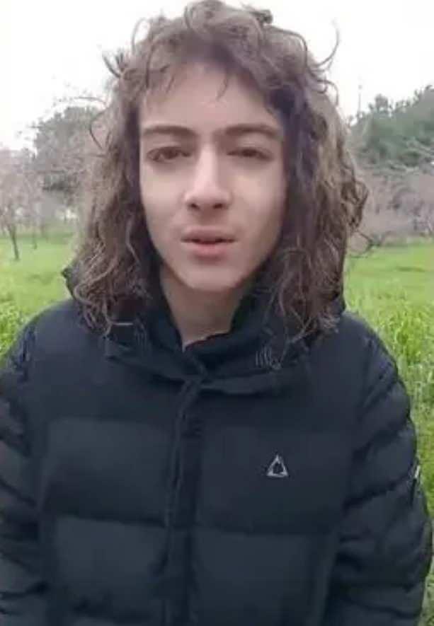<p>Son haliyle yine adından s&ouml;z ettiren Filozof Atakan'ın a&ccedil;ık &ouml;ğretim lisesinde okuduğu ortaya &ccedil;ıktı.</p>

<p>Kayalar "<strong>Şu an fizik b&ouml;l&uuml;m&uuml;n&uuml; d&uuml;ş&uuml;n&uuml;yorum. Hedefim o y&ouml;nde"</strong> ifadelerini kullandı.</p>

<p>&nbsp;</p>
