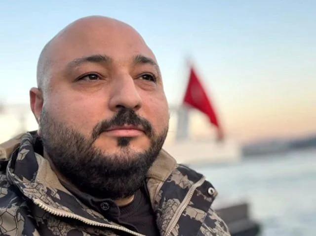 <p><span style="color:rgb(178, 34, 34)">"ENGİN POLAT DALTONLAR'A BİRİNİ VURDURMAK İSTEDİ"</span></p>

<p>Birlikte kaldıkları sırada bu kişinin, Engin Polat'ın daha &ouml;nce Daltonlar'dan bir kişiyi vurdurmak amacıyla &ouml;deme yaptığını, daha sonra &ouml;demeleri kestiğini ve hedef se&ccedil;ilmesinin nedeninin bu olduğunu s&ouml;ylediğini ileri s&uuml;rd&uuml;. Altun, kendisine talimat veren kişinin y&ouml;nlendirmesiyle Ataşehir Metropol Alışveriş Merkezi'ndeki bir gece kul&uuml;b&uuml;n&uuml;n &ccedil;evresine gittiğini s&ouml;yledi. Silahına şarj&ouml;re 20 mermi yerleştirdiğini ve &ccedil;alılıkların arasında saklandığını anlatan Serhat Altun mekandan &ccedil;ıkan ara&ccedil;ta Engin'i değil Can Polat'ı g&ouml;rd&uuml;ğ&uuml;n&uuml; Golfo'ya anlatınca<strong> "Keşke direkt mekanı tarasaydın"</strong> cevabını aldı.</p>
