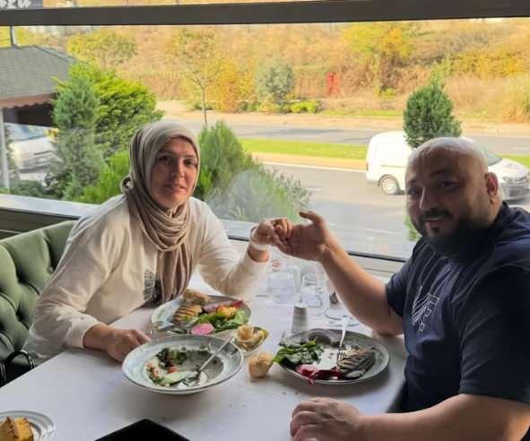 <p>İzmir'de arkadaşıyla g&ouml;r&uuml;şt&uuml;ğ&uuml;n&uuml; aktaran Serhat Altun, <strong>"Golfo, Engin Polat'ı bu gece kesin vurmam gerektiği talimatını verdi. Bende Engin Polat'ın kaldığı VOM ALA&Ccedil;ATI isimli otele keşif i&ccedil;in gittim ve Dilan Polat'ın instagram hikayesinde paylaştığı Mercedes Vito marka model siyah renkli aracın otelin &ouml;n&uuml;nde olduğunu g&ouml;r&uuml;nce, bir g&uuml;n daha kalacaklarını anladım. O an yanımda silah yoktu. Golfo, 'Sen bu gece bu işi hallet'"</strong> dedi.</p>
