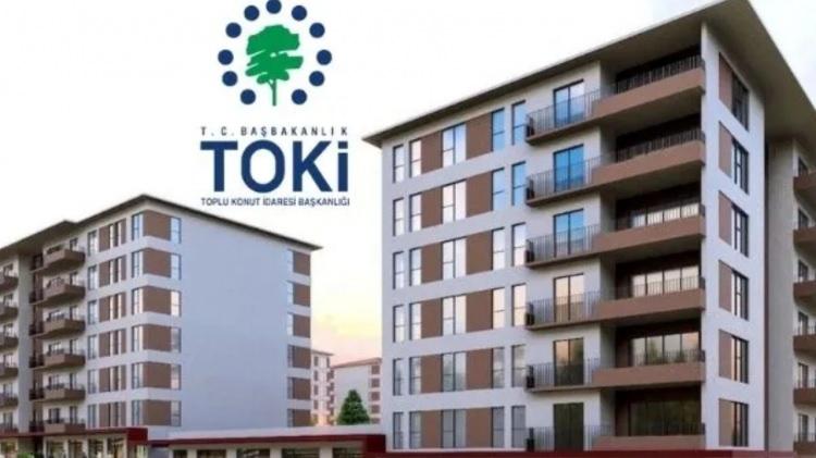 <p><strong>ANKARA TOKİ PROJE LİSTESİ</strong></p>

<p>&nbsp;</p>

<p>Ankara'da TOKİ tarafından satışa sunulacak konutlar Ayaş, &Ccedil;amlıdere, &Ccedil;ubuk, G&uuml;d&uuml;l, Haymana, Kızılcahamam, Mamak ve Sincan il&ccedil;elerinde yer alıyor. Buna g&ouml;re Ayaş'ta 86, &Ccedil;amlıdere'de 36, &Ccedil;ubuk'ta 40, G&uuml;d&uuml;l'de 3, Haymana'da 4 ve Kızılcahamam'da 19 konut satışa &ccedil;ıkarılacak. Başkentin en fazla konut ayrılan il&ccedil;eleri arasında ise Mamak ve Sincan. Mamak'ta farklı etaplarda toplam 1.330 konut satışa sunulurken, Sincan il&ccedil;esindeki projelerde toplam 574 konut vatandaşların başvurusuna a&ccedil;ılacak. B&ouml;ylece Ankara genelinde toplam 2.062 konut, kurasız a&ccedil;ık satış kampanyası kapsamında satışa &ccedil;ıkarılacak.</p>
