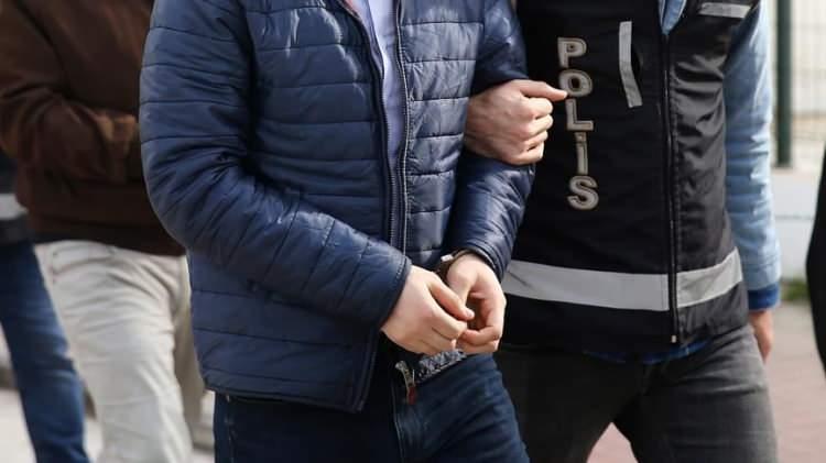 <p>G&ouml;zaltına alınan isimler arasında tiyatro ve sinema oyuncusu Enis Arıkan, fenomen Kerimcan Durmaz, oyuncu Beren Saat, şarkıcı Kenan Doğulu da bulunuyor.&nbsp;</p>

<p>&nbsp;</p>
