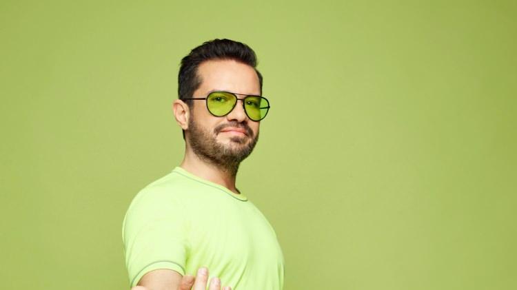 <p><strong><span style="color:#B22222">OZAN DOĞULU&nbsp;</span> |&nbsp; Aranj&ouml;r ve DJ</strong></p>
