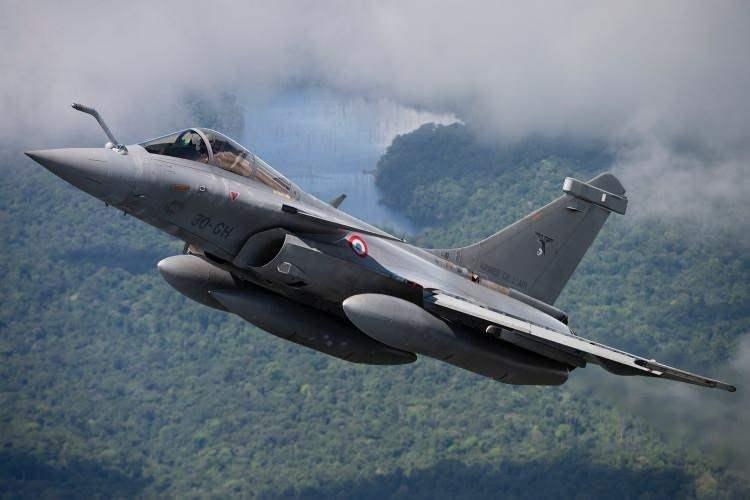 <p><span style="color:#B22222"><strong>5)&nbsp; DASSAULT RAFALE&nbsp; |&nbsp; FRANSA</strong></span></p>
