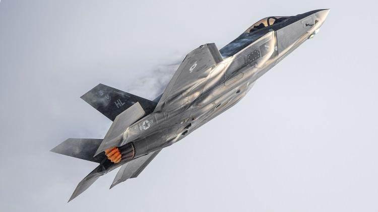 <p><strong><span style="color:#B22222">MESAFE: </span>2.200 KM (F-35A MODELİ İ&Ccedil;İN FERRY RANGE / MAKSİMUM MENZİL)</strong></p>
