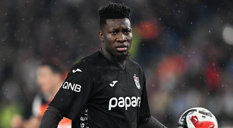 <p>Beşiktaş'ın, kaleci transferi i&ccedil;in Andre Onana'yı g&uuml;ndemine aldığı belirtildi. Siyah-beyazlıların, Manchester United'a d&ouml;necek Kamerunlu kalecinin durumunu yakından takip ettiği, Trabzonspor'un ise oyuncu i&ccedil;in &ouml;ncelikli konumda olduğu ifade edildi.<br />
<br />
(T&Uuml;RKİYE GAZETESİ)</p>
