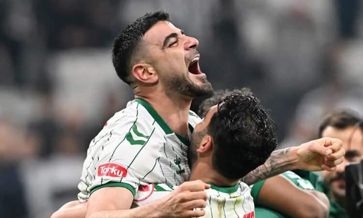 <p>Trabzonspor'da Adil Demirbağ defteri yeniden a&ccedil;ıldı.<br />
<br />
Bordo-mavililer Denis Draguş ve sonraki satıştan pay se&ccedil;enekleri &uuml;zerinde duruyor.<br />
&nbsp;<br />
(FANATİK)</p>
