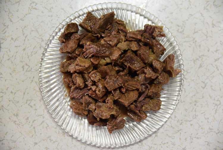 <p>Tereyağı, yoğurt, kaşar peyniri, sucuk, k&ouml;fte, kebap, kıyma, zeytinyağı, bal, ayran, baharat, i&ccedil;li k&ouml;fte ve kavurma gibi &uuml;r&uuml;nlerde uygunsuzluk tespit edildiği a&ccedil;ıklandı.</p>

