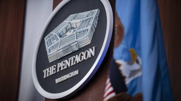 <p>The Independent gazetesinin haberine g&ouml;re, Pentagon Dijital ve Yapay Zeka Ofisi Direkt&ouml;r&uuml; Cameron Stanley, ABD Mississippi Kuzey B&ouml;lgesi Mahkemesinde g&ouml;r&uuml;len bir dava kapsamında sunduğu yeminli beyanda, Musk'ın şirketi xAI'ın yapay zeka modelinin, ABD'nin ulusal g&uuml;venlik ve askeri operasyonlarında aktif rol aldığını iddia etti.</p>
