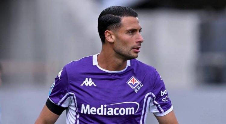 <p>Beşiktaş'ın Vincenzo Italiano'nun isteğiyle Fiorentina forması giyen Rolando Mandragora i&ccedil;in girişimlere başladığı ifade edildi.<br />
<br />
(POSTA)</p>
