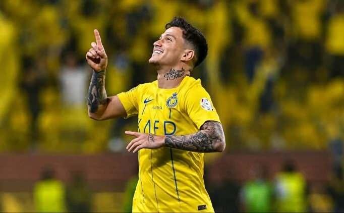 <p>Porto'nın 2023 yazında 60 milyon Euroya Al-Nassr'a sattığı Otavio, şu an forma giydiği Al-Qadsiah'ta mutsuz. Portekizli maestro, Trabzonspor'a teklif edildi.<br />
<br />
(FOTOMA&Ccedil;)</p>
