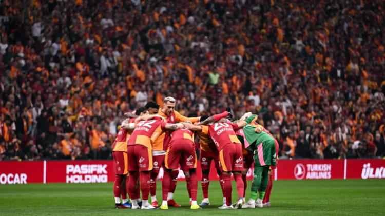 <p>Galatasaray'da yeni sezon &ouml;ncesi yapılacak transferler kadar takımdan g&ouml;nderilmesi planlanan oyuncular konusunda da sıcak gelişmeler yaşanıyor.</p>
