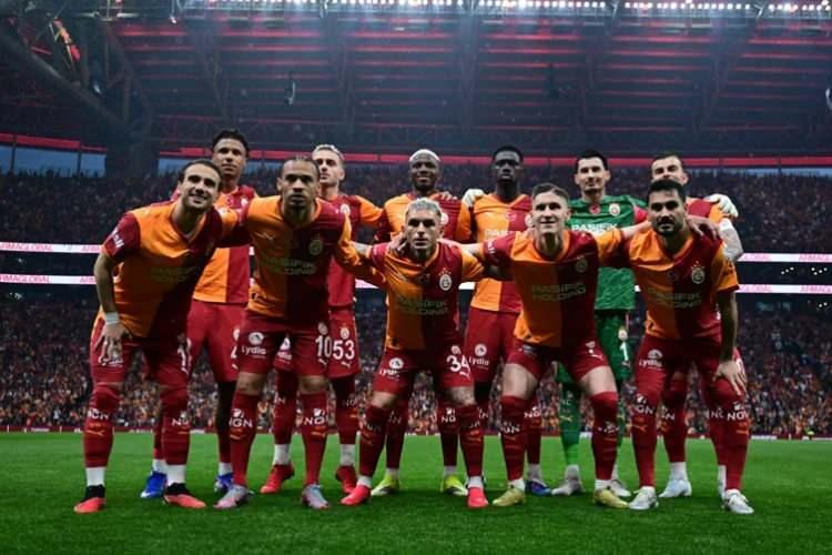 <p><strong>SİNGO VE DAVİNSON'UN TALİPLERİ ARTIYOR</strong></p>
