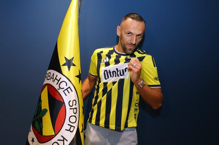 <p>Vedat Muriqi (Santrafor) | Mallorca ➜ Fenerbahçe </p>
