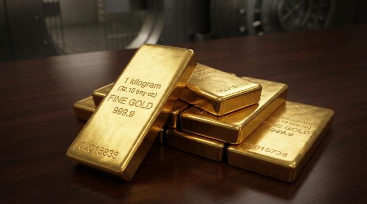 <p>Goldman Sachs analistleri, Fed'in gevşeme d&ouml;ng&uuml;s&uuml;ne girmeyeceğine dair beklentilerini gerek&ccedil;e g&ouml;stererek yıl sonu ons altın hedefini 5.400 dolardan 4.900 dolara indirdi.&nbsp;</p>

<p>&nbsp;</p>
