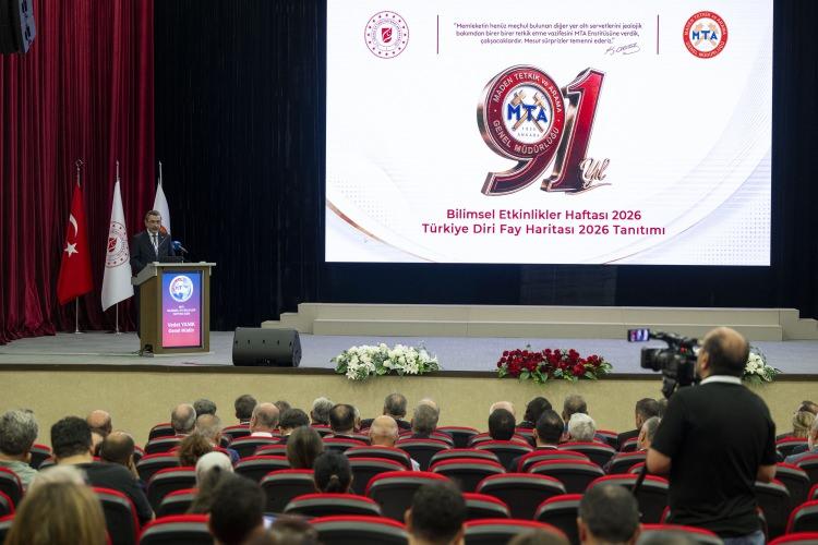 <p>Maden Tetkik ve Arama (MTA) Genel M&uuml;d&uuml;r&uuml; Vedat Yanık, Bilimsel Etkinlikler Haftası ve MTA Genel M&uuml;d&uuml;rl&uuml;ğ&uuml; 91. Kuruluş Yıl D&ouml;n&uuml;m&uuml; kapsamında "T&uuml;rkiye Diri Fay Haritası-2026"nın tanıtım programında konuşma yaptı.</p>
