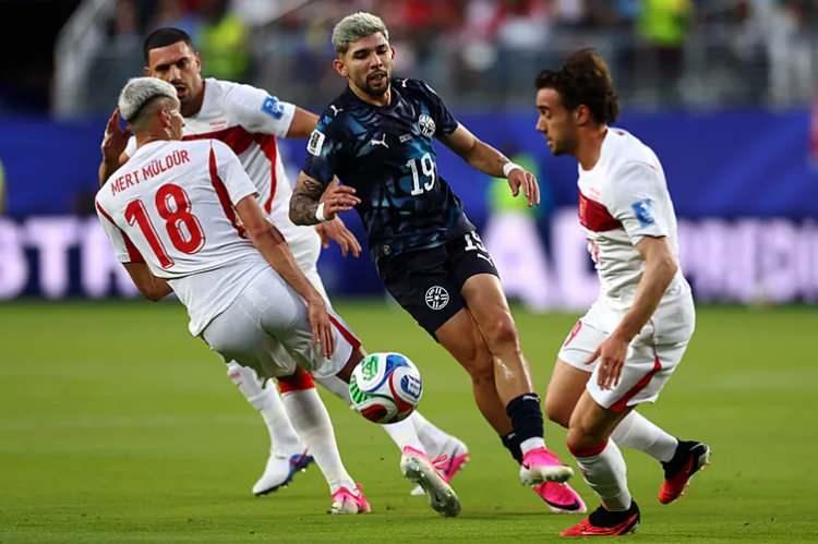 <p>4. Paraguay (3 puan) | D GRUBU<br />
<br />
(Milli Takımımız Paraguay'a 1-0 yenilerek turnuvaya veda etti)</p>

