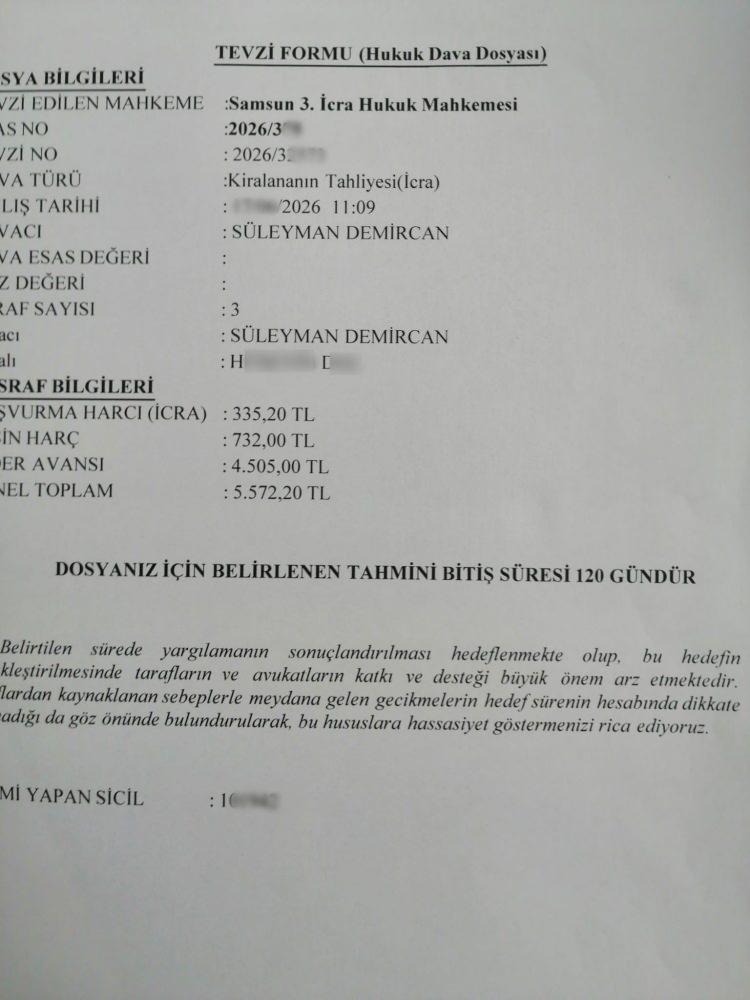 <p>H.D.'nin annesi S.D. ile birlikte oturacağını beyan ettiği daireye 10 Şubat'ta yerleştiği, ancak taraflar arasında kira s&ouml;zleşmesi imzalanmadığı belirtildi.</p>
