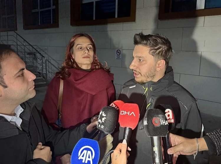 <p>Arabesk m&uuml;ziğin &uuml;nl&uuml; ismi G&uuml;ll&uuml;'n&uuml;n &Ccedil;ınarcık'taki evinin penceresinden d&uuml;şerek hayatını kaybetmesinin ardından başlatılan soruşturmada g&ouml;zler hazırlanması beklenen iddianameye &ccedil;evrildi. &Uuml;nl&uuml; şarkıcının kızı Tuğyan G&uuml;lter, aylar s&uuml;ren teknik, fiziki takip, adli tıp raporları, kriminal analizler ve tanıkların ifadeleri doğrultusunda g&ouml;zaltına alınırken sevk edildiği mahkemece de 'kasten &ouml;ld&uuml;rme' su&ccedil;lamasıyla tutuklandı. Soruşturmayı titizlikle y&uuml;r&uuml;ten Yalova Cumhuriyet Başsavcılığı'nın t&uuml;m T&uuml;rkiye'nin merakla takip ettiği olayla ilgili iddianameyi &ouml;n&uuml;m&uuml;zdeki haftalarda tamamlaması bekleniyor.</p>
