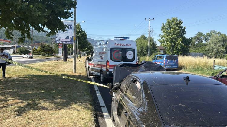 <p>Kaza, D&uuml;zce-Ak&ccedil;akoca kara yolunda meydana geldi. D&uuml;zce'den Ak&ccedil;akoca istikametine seyreden Milletvekili Ercan &Ouml;zt&uuml;rk'&uuml;n kullandığı 06 ER 081 plakalı Skoda marka otomobil, kavşağa giriş yapmak isteyen Metin Sarıbaş idaresindeki 81 AD 932 plakalı Fiat Tofaş marka otomobille &ccedil;arpıştı.</p>
