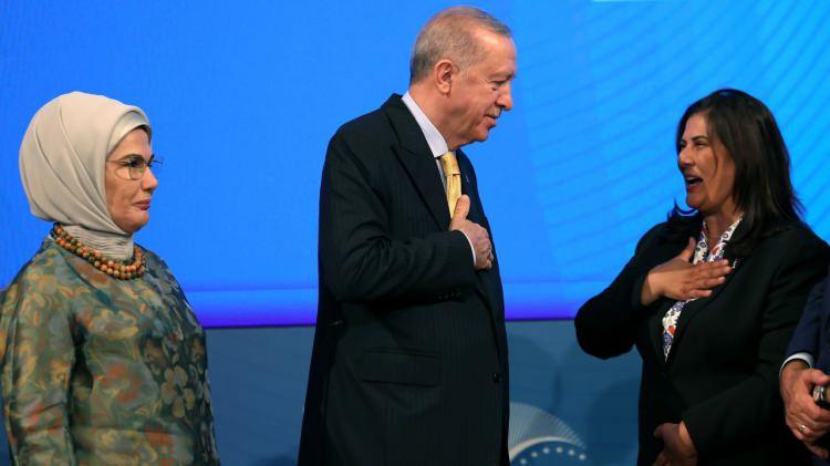 <p><span style="color:#B22222"><strong>&Ouml;ZLEM &Ccedil;ER&Ccedil;İOĞLU (CHP)&ndash;</strong></span></p>

<p>Aydın B&uuml;y&uuml;kşehir Belediyesi&nbsp;</p>

