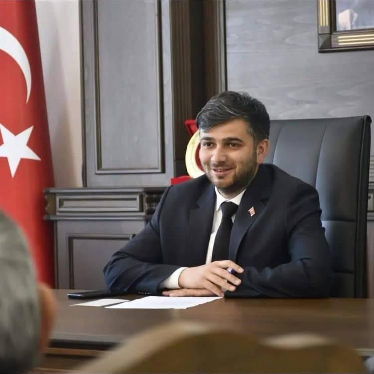 <p><span style="color:#B22222"><strong>MESUT KARAYİĞİT&nbsp;</strong></span></p>

<p><strong>&Ccedil;AYBAŞI (ORDU) </strong></p>

<p><strong>YENİDEN REFAH</strong></p>
