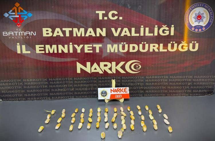 <p>4 ş&uuml;pheli, emniyetteki işlemlerinin ardından sevk edildikleri adliyede &ccedil;ıkarıldıkları mahkemece tutuklandı.&nbsp;</p>
