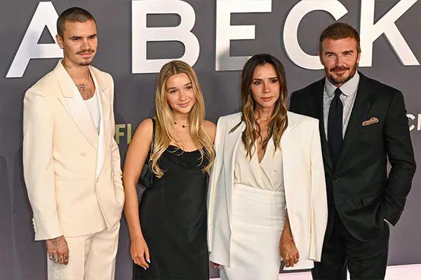 <p><strong>D&uuml;nyaca &uuml;nl&uuml; &ccedil;ift David Beckham ve Victoria Beckham &ccedil;iftinin 23 yaşındaki oğulları, Romeo Beckham, kariyerinde radikal bir değişimle g&uuml;ndeme geldi.&nbsp;</strong></p>
