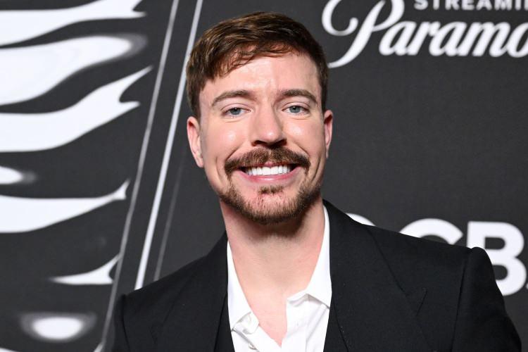 <p>Jimmy Donaldson liderliğinde b&uuml;y&uuml;yen i&ccedil;erik &uuml;retim ağı, medya, t&uuml;ketim &uuml;r&uuml;nleri ve teknoloji alanlarını kapsayan &ccedil;ok y&ouml;nl&uuml; bir yapıya d&ouml;n&uuml;şt&uuml;.</p>
