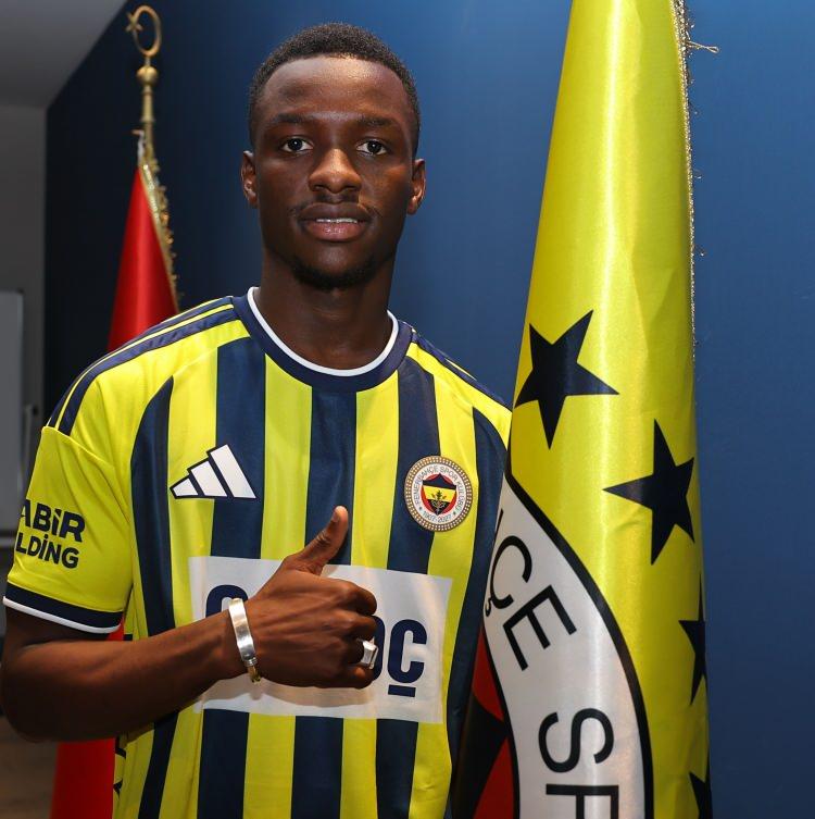 <p>Amara Diouf (Sol kanat) | Kulüpsüz ➜ Fenerbahçe</p>
