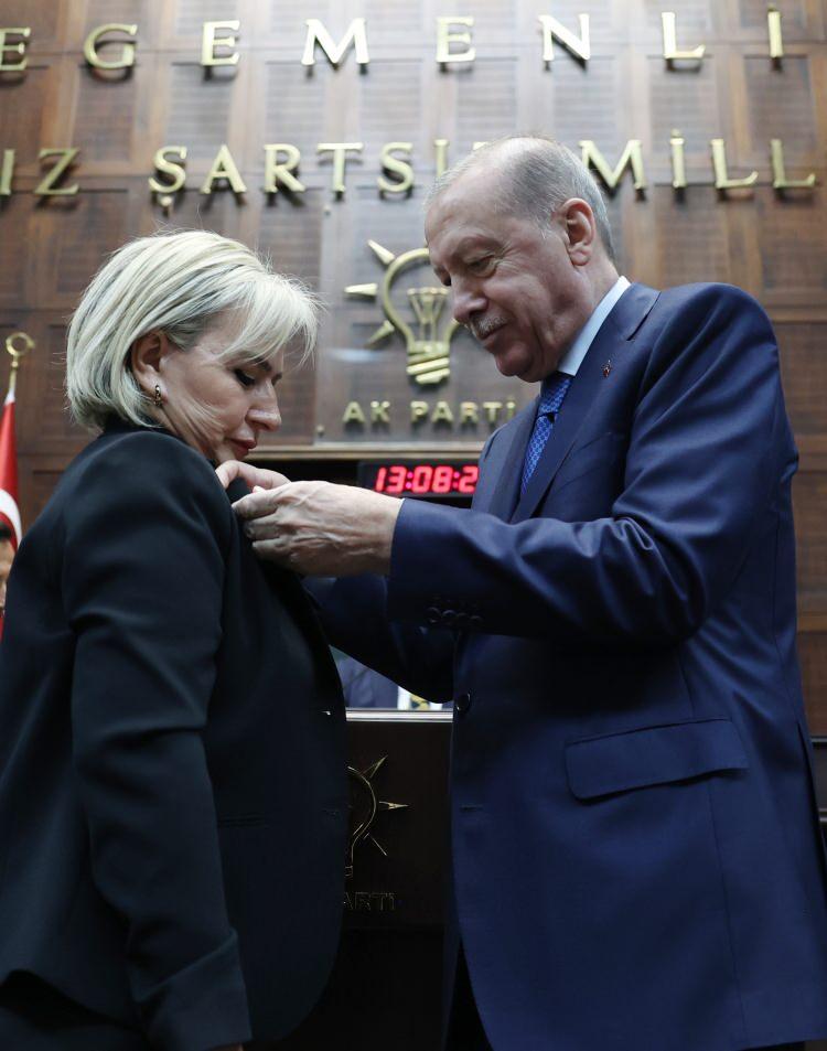 <p>S&ouml;z konusu gelişmeler nedeniyle Meclis'te sandalye dağılımı değişirken, bağımsız milletvekili sayısı 10 oldu.</p>

<p>&nbsp;</p>
