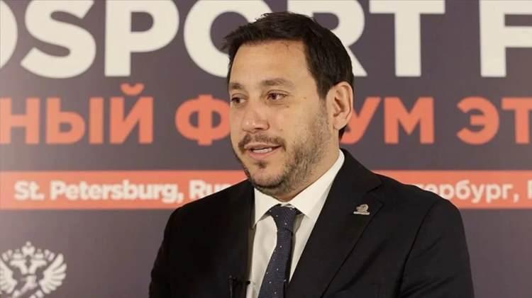 <p>Uzun yıllardır spor y&ouml;netimi alanında edindiği deneyim ve kurduğu g&uuml;&ccedil;l&uuml; bağlantılar sayesinde T&uuml;rk futbolunun etkili isimlerinden biri haline gelmiştir.<br />
&nbsp;</p>
